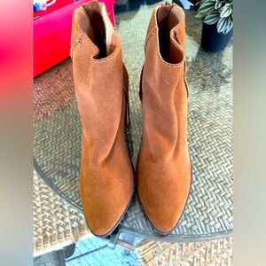 Sueded Nordy’s boots